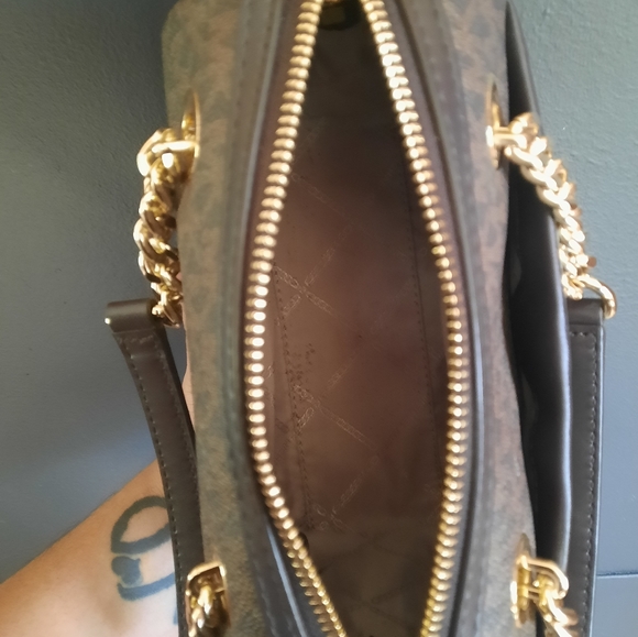 Michael kors satchel - Picture 2 of 3